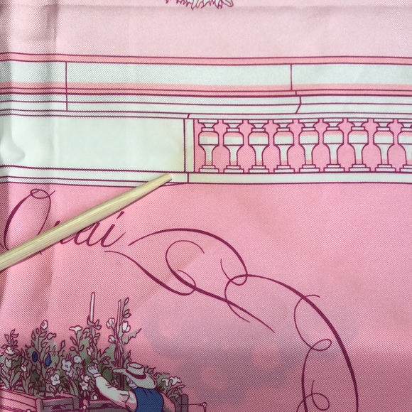 ✨Hermès “Quai Aux Fluers” silk scarf✨ - Picture 12 of 16